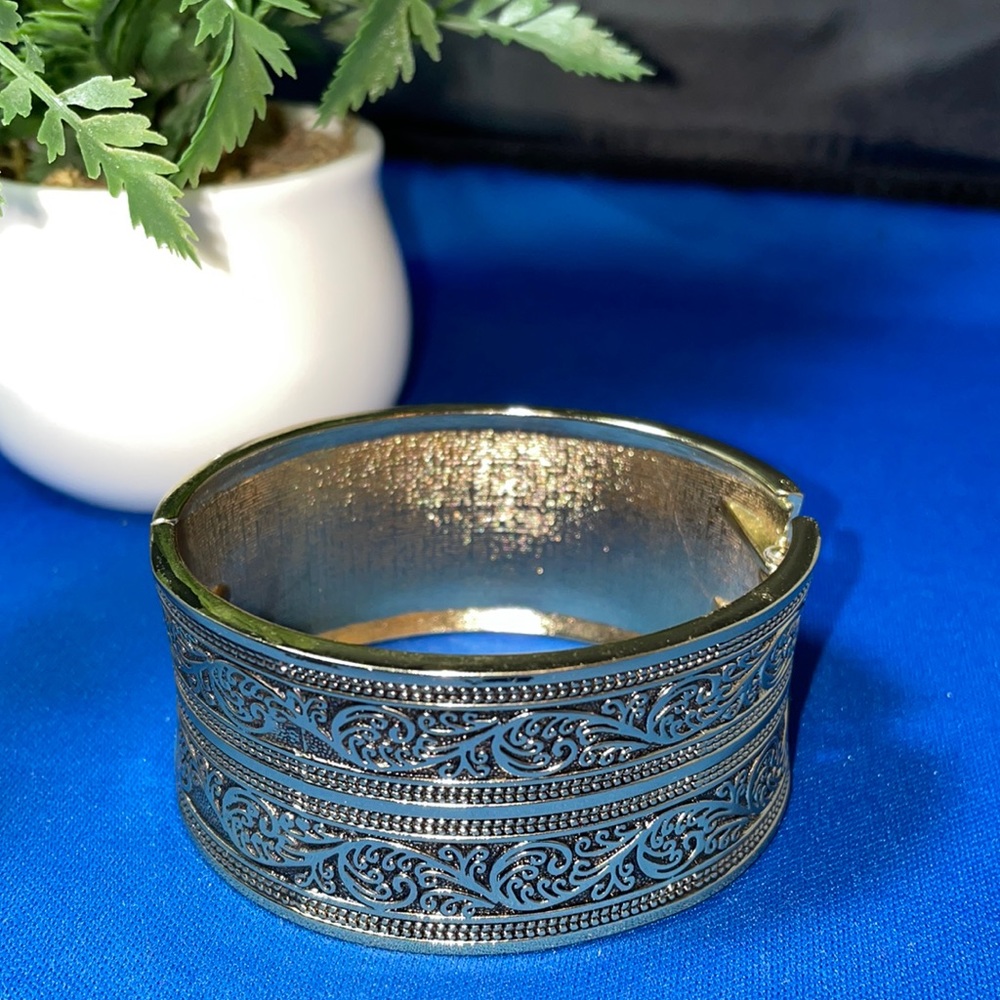 Boho/ hippie gold bracelet
